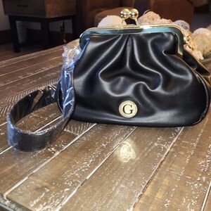 NWT Giselle Paris Yvette Kiss Lock Frame Shoulder Bag, Black